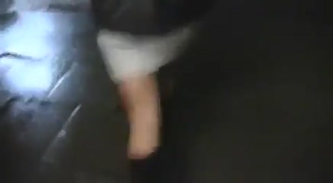 Im Zug aufgegabelt für einen schnellen Fick und Facial